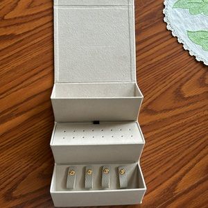 Jewelry travel case